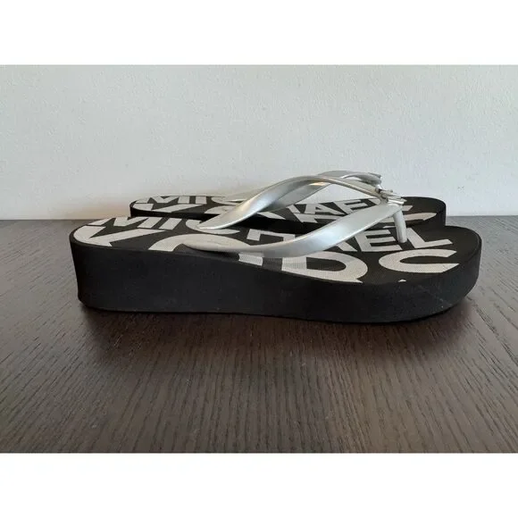 Michael Kors 9 Silver Black Platform Thong Flip Flops Wedge Sandals Mk Womens - Picture 3 of 5